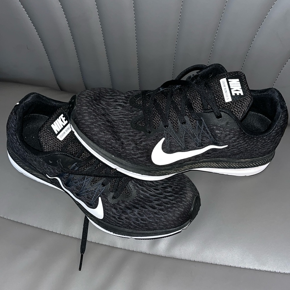 Woman’s Nike Sneakers Size 9.5